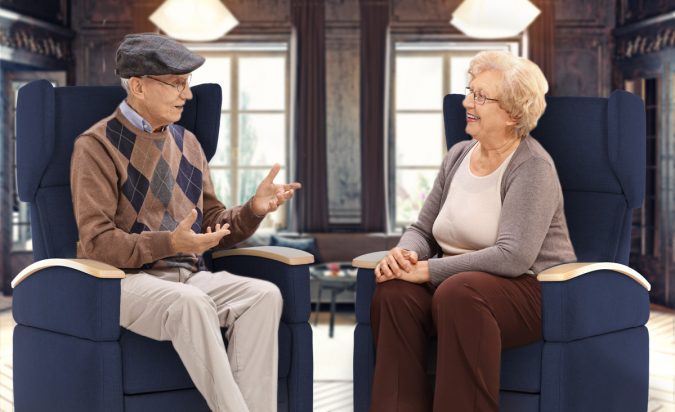 Pflegesessel für Senioren - Kliniken - Pflegeheim - für den privaten Bereich, mit Aufstehhilfe und Rollen. Pflegesessel bieten Komfort und Mobilität, altersunabhängig.